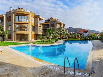 Kahramandere' De Havuzlu, Güvenlikli Sitede, 5+2 Müstakil Villa