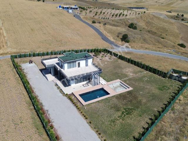 Kahramankazan Kumpınar Satılık Havuzlu Villa