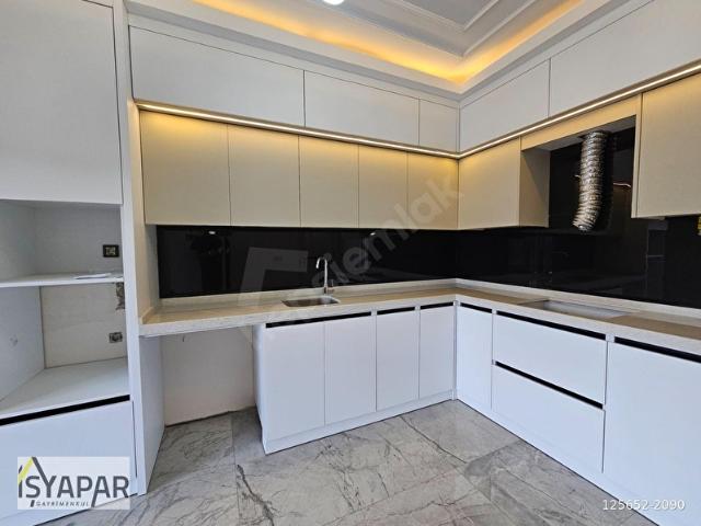 KAHRAMANLAR CADDESİ YAKININDA 3+1 KİLERLİ, KAPALI OTOPARKLI SIFIR DAİRELER