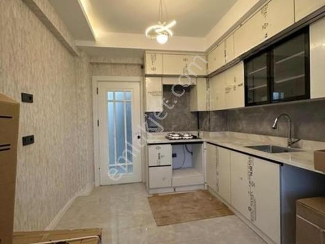 Kahramanlar Caddesine Yakın 2+1 Arakat