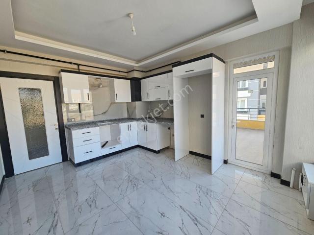 Kahramanlar Caddesi'ne Yakın Mevkiide 3+1 160m2 Satılık Sıfır Lüks Daire
