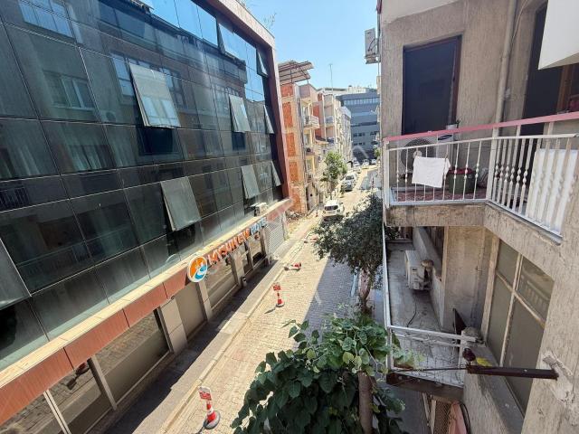 Kahramanlar'da Satılık Ara Kat 3+1 Daire