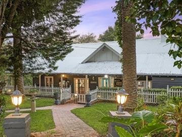 'Kahreela' 1.28 Acres | 1860's | Character Cottage