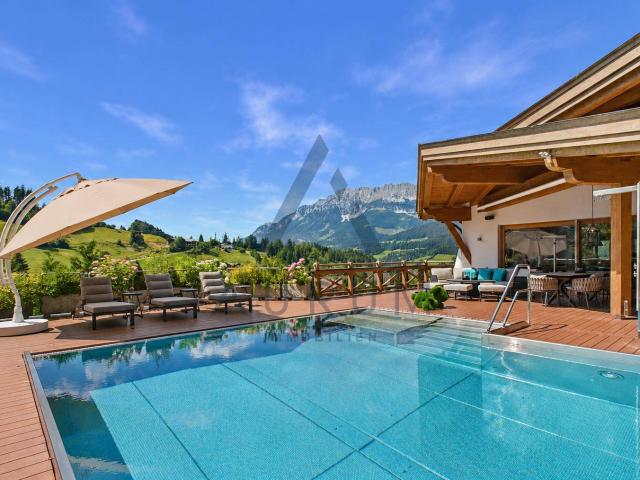 Kaiserblick sonnige Hanglage Pool Pistennähe: Großzügige Landhausvilla in Bestlage