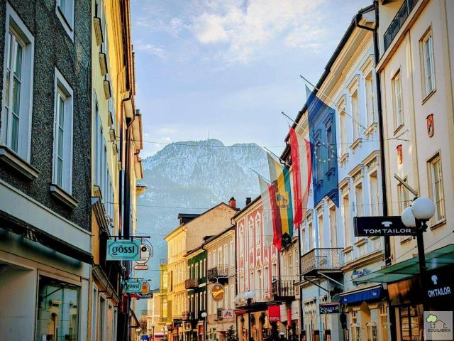 KAISERSUITE BAD ISCHL Barrierefreie Eigentumswohnung mit großer Terrasse und traumhaften Ausblick