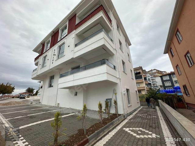 Kakaç Okulu Civarında Sıfır 1+1 Düz Giriş Daire