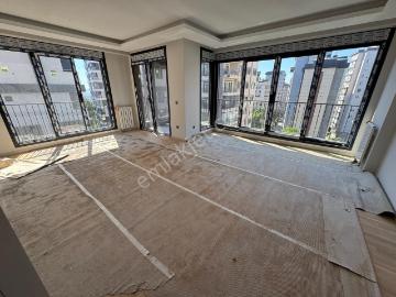 Kalamış Wyndham Otel Karşı Sokağında 3+1 Satılık