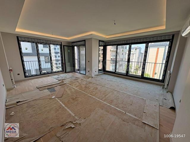 Kalamış Wyndham Otel Karşı Sokağında 3+1 Satılık