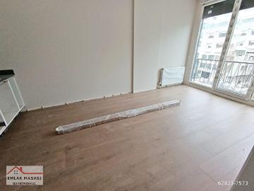 Kalamış Sahile Yakın Güvenlikli Sitede 2+1 Sıfır Daire EMLAK MASASI