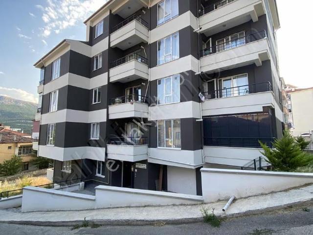 Kale Emlak'tan Şeyhcui'de Satılık Kiracılı 1+1 Daire