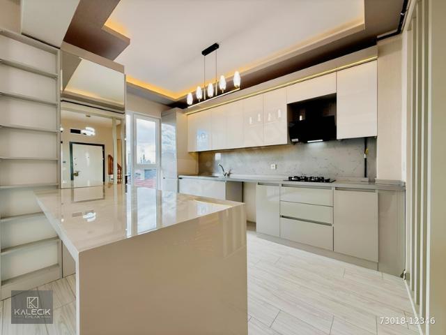 KALECİK EMLAK'TAN MERKEZDE MODERN YAPILI 4 BANYOLU, 5+2, 250m
