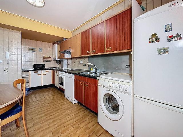 KALEALDEA, SE VENDE PISO