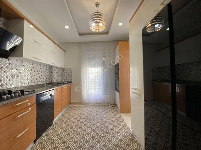 Kaleiçi Ve Tramvay Yakını Arakat D.gazlı Full Bakımlı 3+1