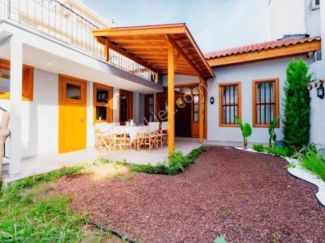 Kaleiçine 1 Dakika Mesafede 199 M² Tek Katlı Müstakil Ev