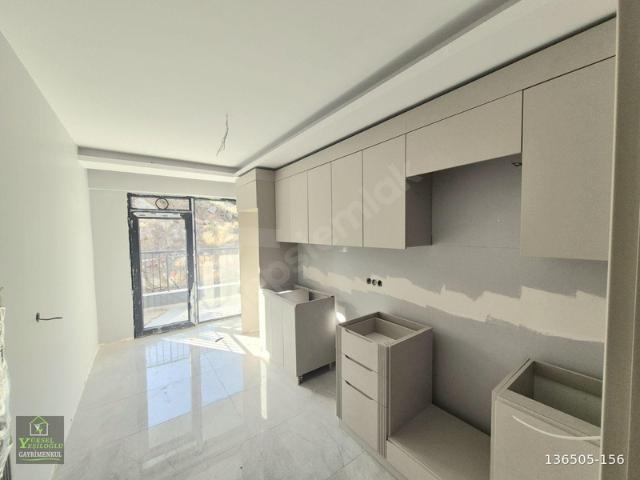 KALİTE VE KONFOR BİR ARADACADDE YAKINI 1.KATTA LÜX 2+1 DAİRE