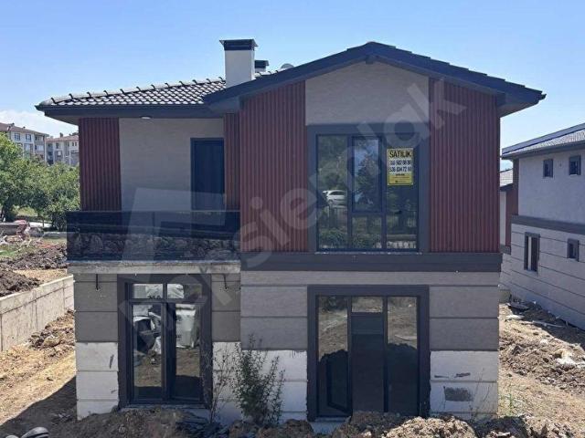 AY SONUNA KADAR GEÇERLİ FİYAT !KALICI KONUTLAR GÜZEL BAHÇEDE MAHALLESİNDE SATILIK 4+1 TEKİL VİLLA