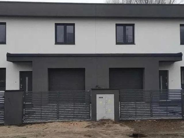 Zapraszam do obejrzenia nowoczesnego bliźniaka 111 m² z garażem i ogrodem