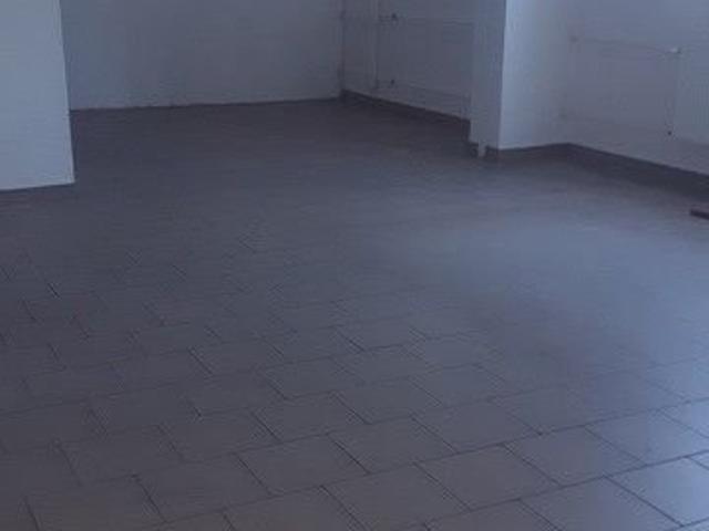 Atrakcyjny lokal 300 m2 na parterze z parkingiem i socjalem