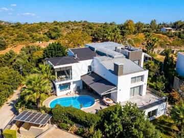 Kaliteyi Ve Konforu Sevenlere Özel Bir Villa