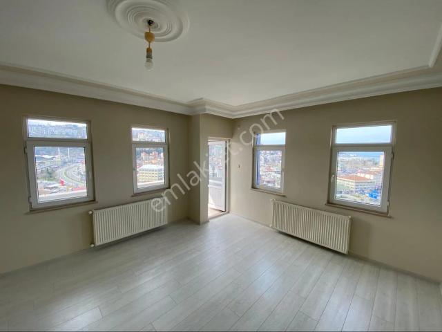 Kalkınma Mahallesi Merkezi Konum Kiralık 3+1 Daire