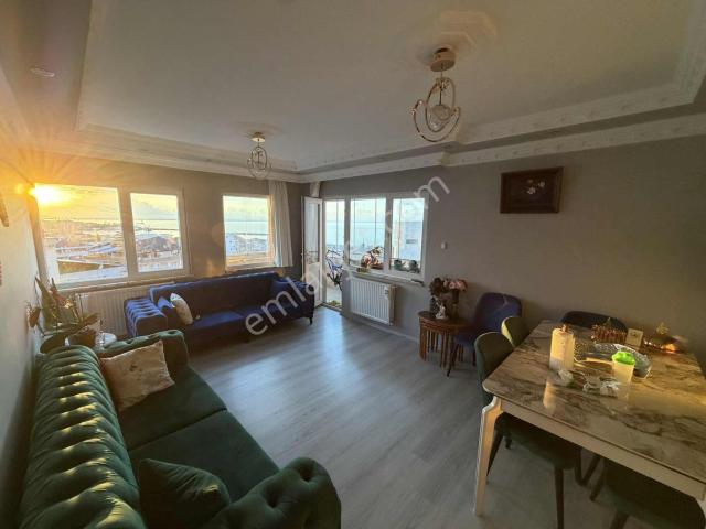 Kalkınma Mahallesinde Deniz Manzaralı Eşyalı Kiralık Daire 3+1