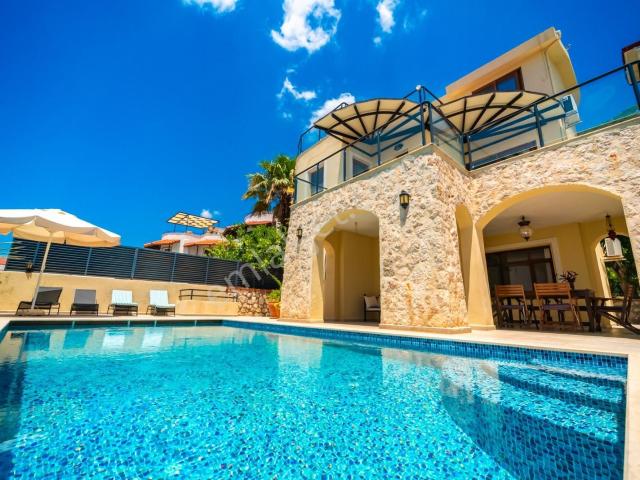 Kalkan Kızıltaşta 3+1 Müstakil Villa