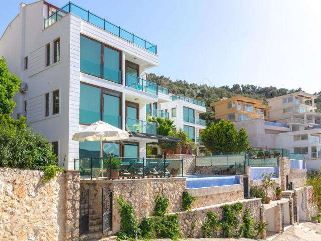 Kalkan Kışla Mevkiinde 5+1, Lüks Villa