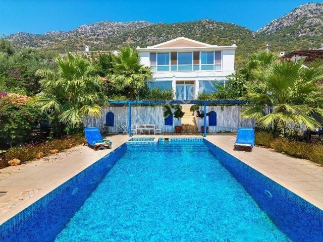 Kalkan Körderede Geniş Bahçeli, Deniz Manzaralı Müstakil Villa