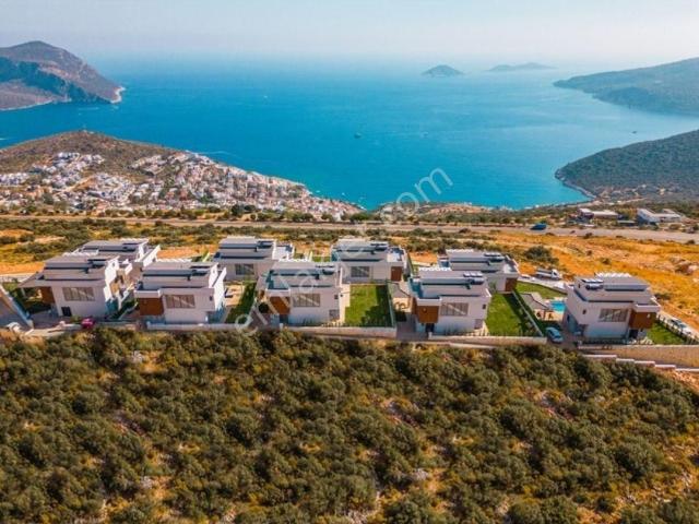 Kalkan Merkez Vatandaşlığa Uygun Deniz Manzaralı 4+1 Lüks Villa