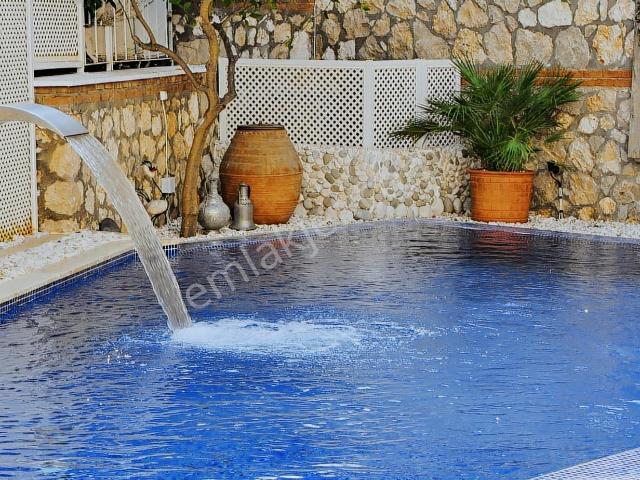 Kalkan Merkezde 4+1 Özel Havuzlu Villa