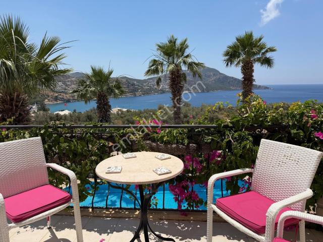 Kalkan Merkezde Full Eşyalı, Deniz Manzaralı 2+1 Daire