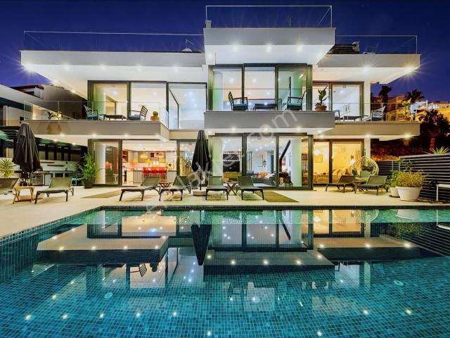 Kalkanda 5+1 Lüks Villa Ayrıca Havuzlu 3+1 Dairesi İle Beraber