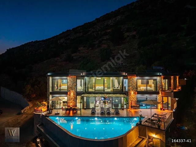 KALKAN'DA SONSUZLUK HAVUZLU ULTRA LÜKS VİLLA