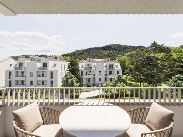 Abkühlen im hauseigenen Pool. Ihre Traumwohnung mit Terrasse oder Garten und Fernblick Nähe Maurer Wald PROVISIONSFREI !