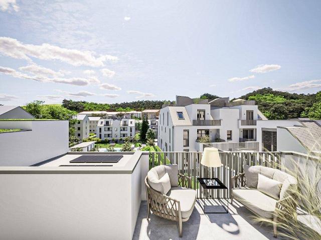 Abkühlen im hauseigenen Pool. Ihre Traumwohnung mit Terrasse oder Garten und Fernblick Nähe Maurer Wald PROVISIONSFREI !
