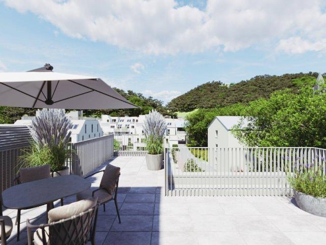 Abkühlen im hauseigenen Pool. Ihre Traumwohnung mit Terrasse oder Garten und Fernblick Nähe Maurer Wald PROVISIONSFREI !