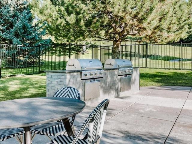 Kallisto at Bear Creek 2 Bedroom Apartment for Rent at 2605 S Miller Dr, Lakewood, CO 80227 Bear Creek