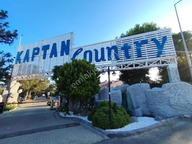 Kaptan Country Tatil Sitesinde Havuz Gören Cephe 4+1 Dubleks