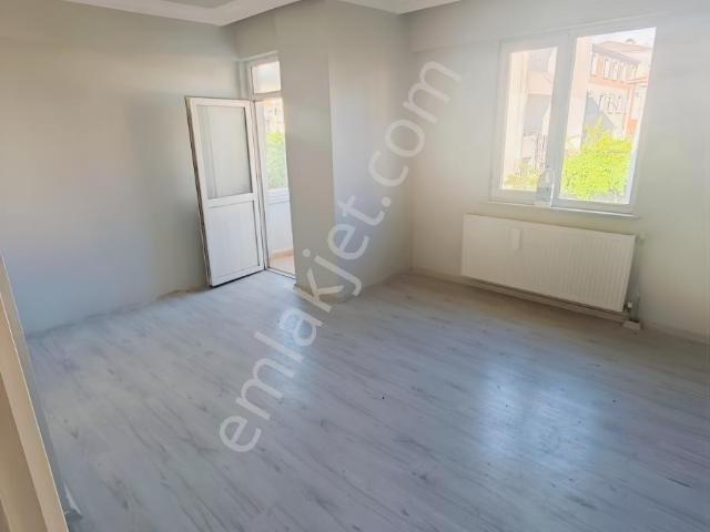 Kapaklı Atatürk Mahallesinde Pazar Sokağında Kiralık Daire