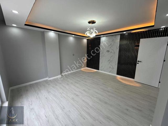 Kapaklı Bahçelievlerde Cadde Cephe Satılık 2+1 Sıfır Daire