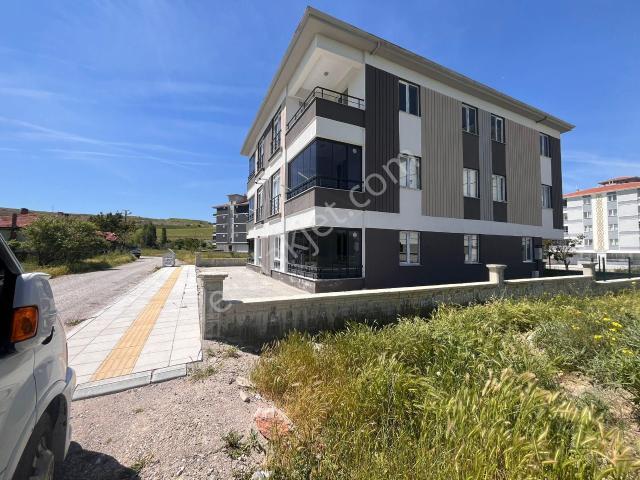 Kapaklıda Hz.ebubekir Camisi İlerisinde Kiralık 2+1 Daire