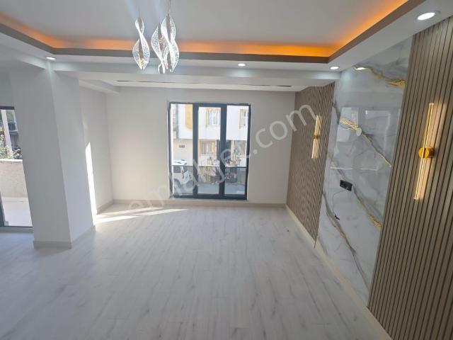 Kapaklı'da Vatan Caddesi'nde Sıfır 2+1 Lüks Kiralık Daire