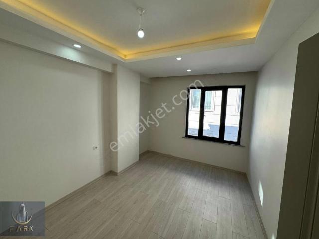 Kapaklı Hastane Yanında Lüx 3+1 Yaşam Alanı