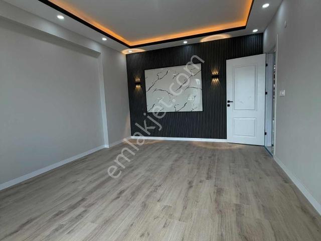 Kapaklı Yuvam Mahallesinde 2+1 Ara Kat Lüks Daire