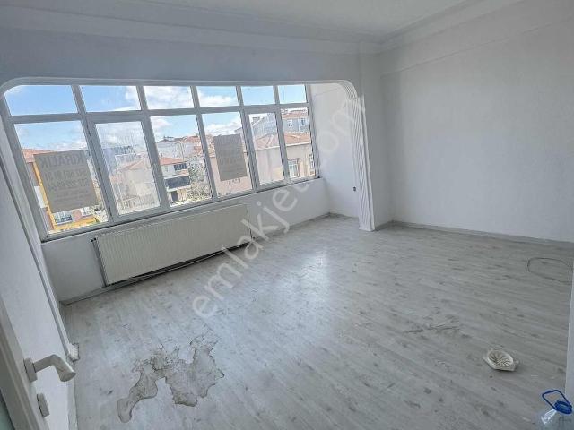 Kapaklı Merkez De 2+1 Kiralık Daire Bekara Uygun