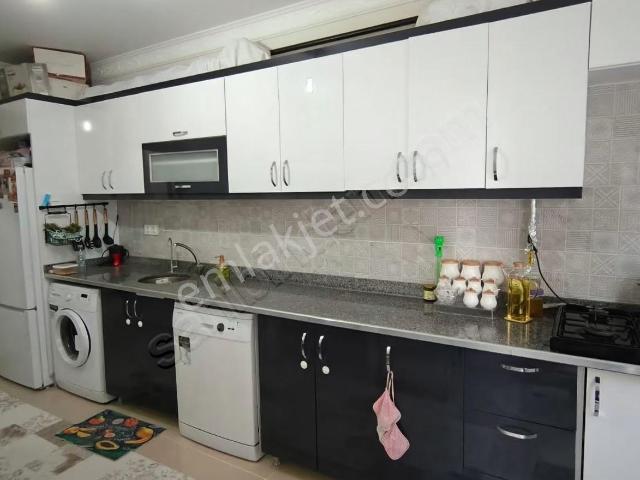 Kapaklı Merkezde, Sitede 2+1 Daire 110m² Ara Kat