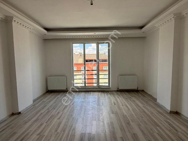 Kapaklı Vatan Caddesi Vatan Mah Kiralık 3+1 Daire