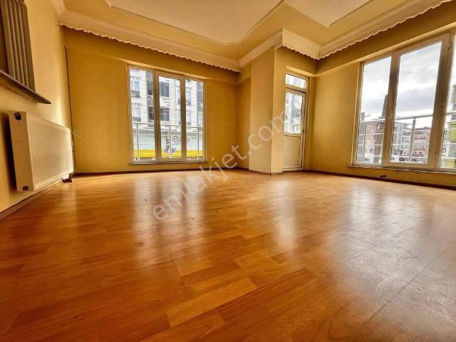 Kapaklı Vatan Caddesinde Cadde Cephe Kiralık Daire!