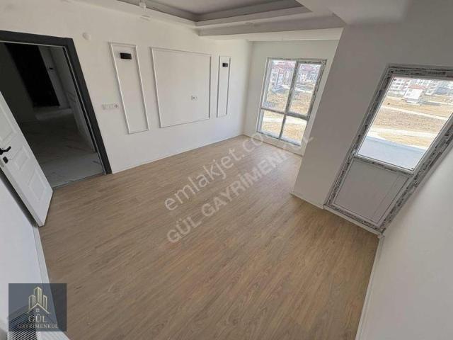 Kapaklı Yıldız Caddesinde 2+1 Dairemiz Kiralıktır!