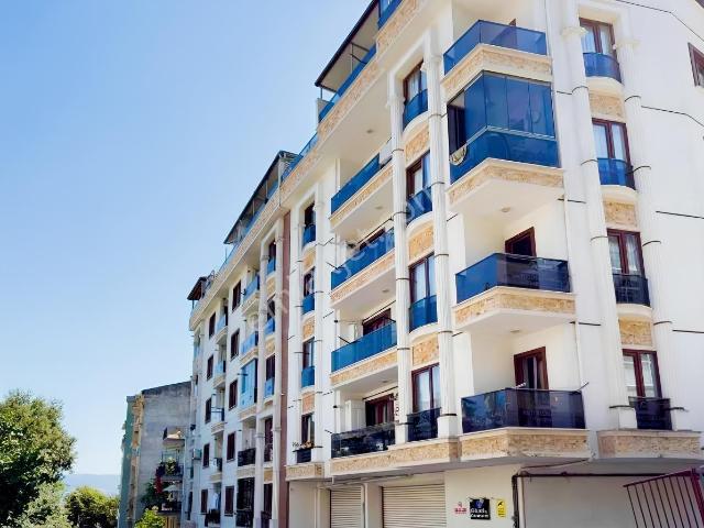 Kapalı Otoparklı Teraslı Deniz Manzaralı 3+1 Geniş Çatı Dubleks
